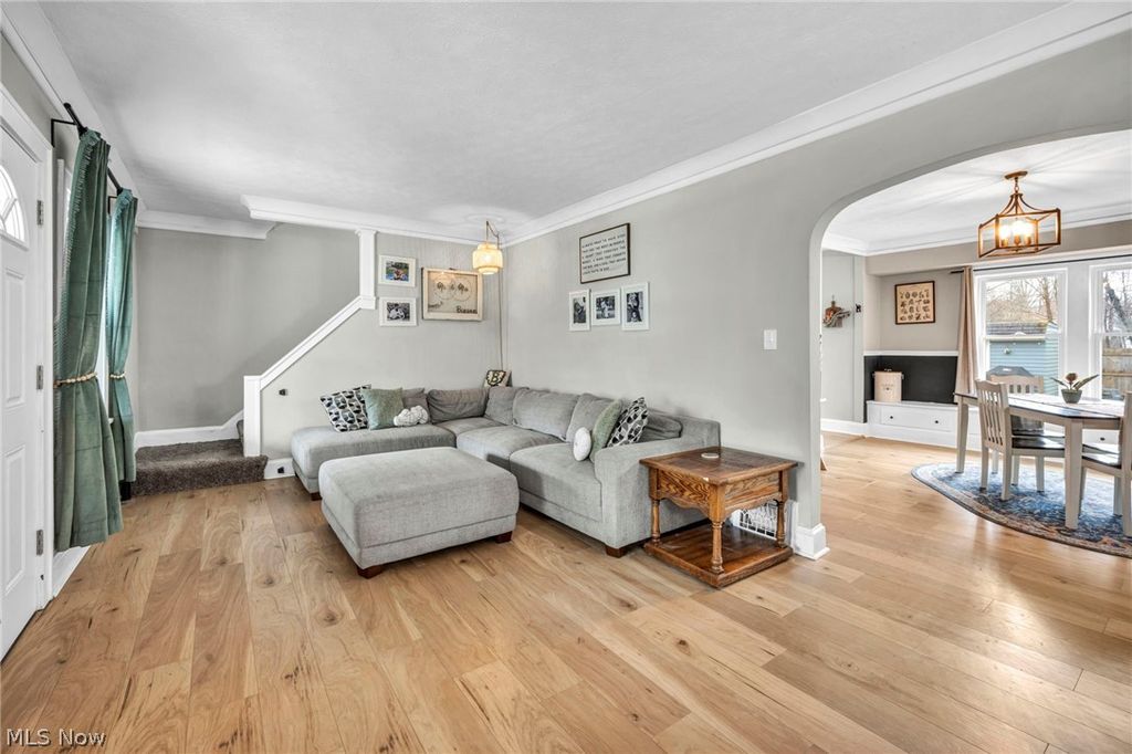 Photo of 3322 Altamont Avenue, Cleveland Heights, OH 44118 (MLS # 5196690)