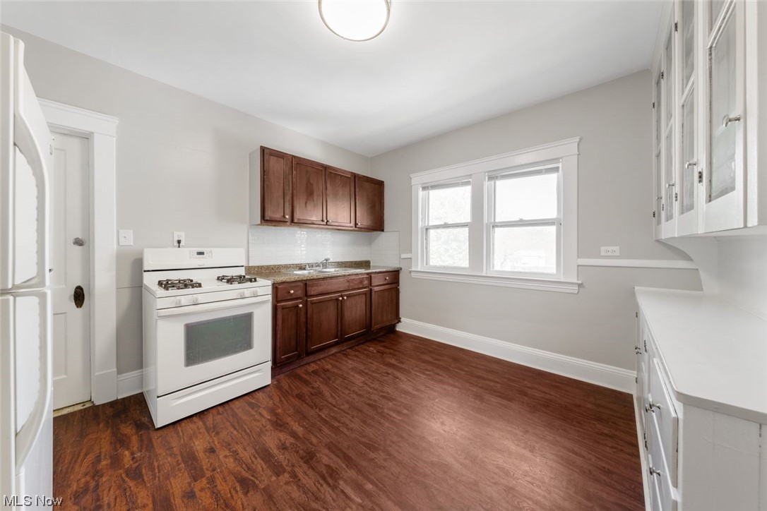 C & J Henritzes - Residential Lease