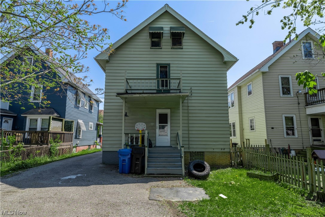 C & J Henritzes - Residential Lease