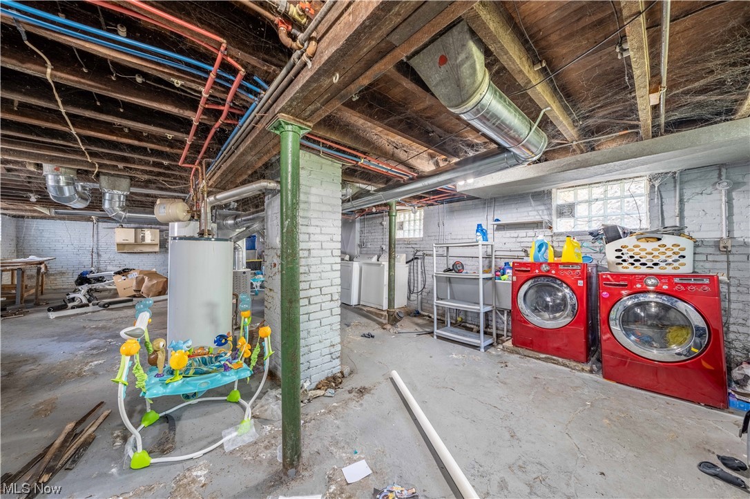 C & J Henritzes - Residential Lease