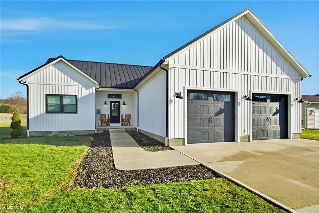 Photo of 6100 Arnies Drive, Nashport, OH 43830 (MLS # 5180710)