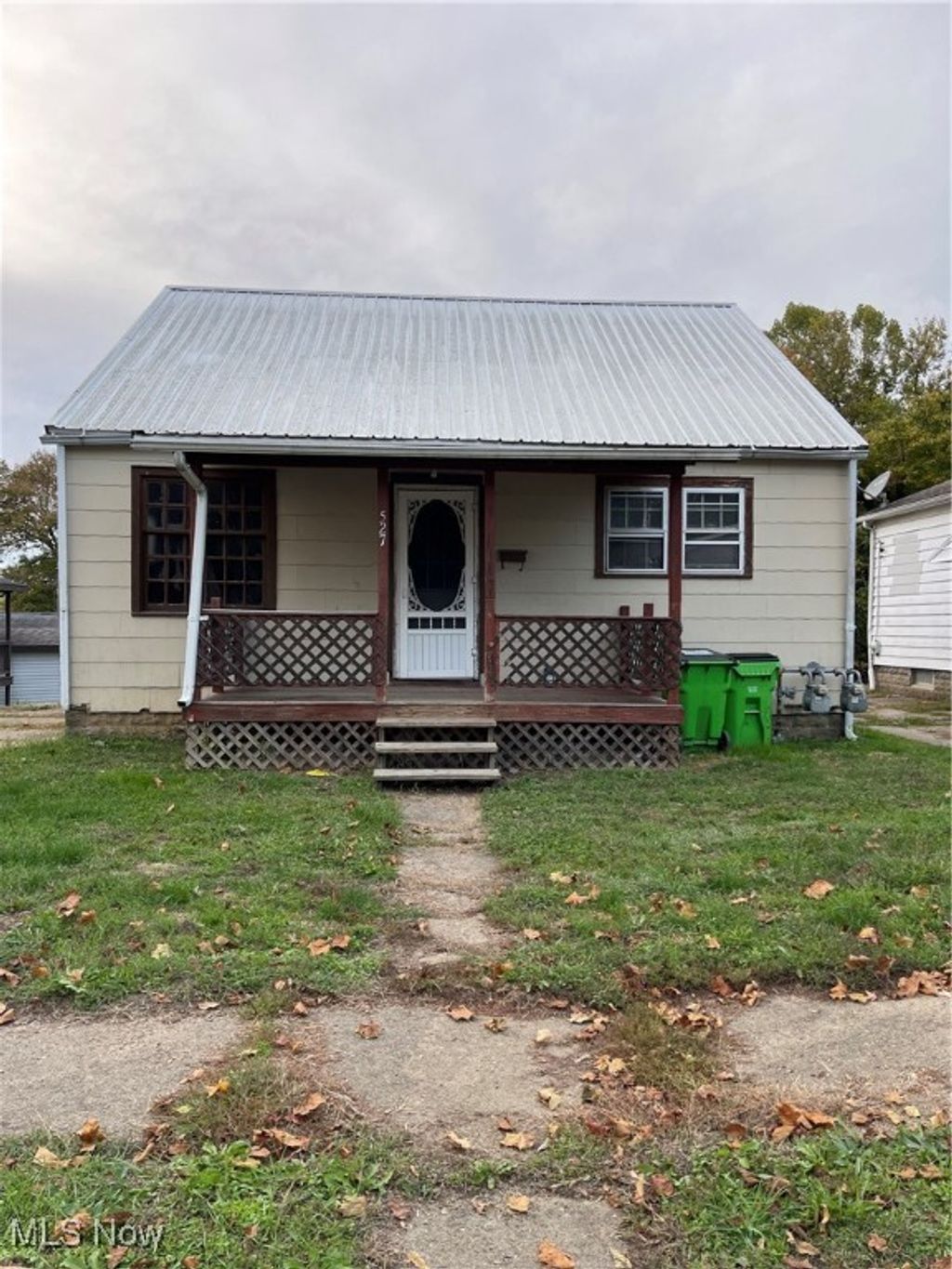 Photo of 527 N 15th Street, Coshocton, OH 43812 (MLS # 5165687)