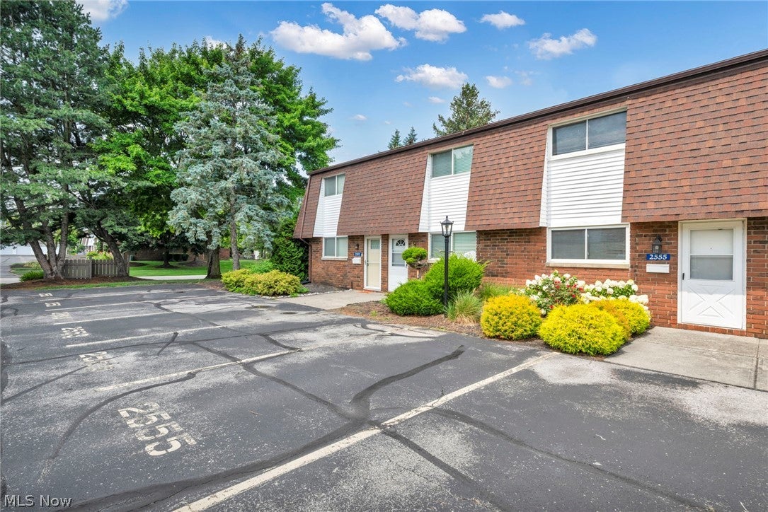 2555 Shakespeare Lane