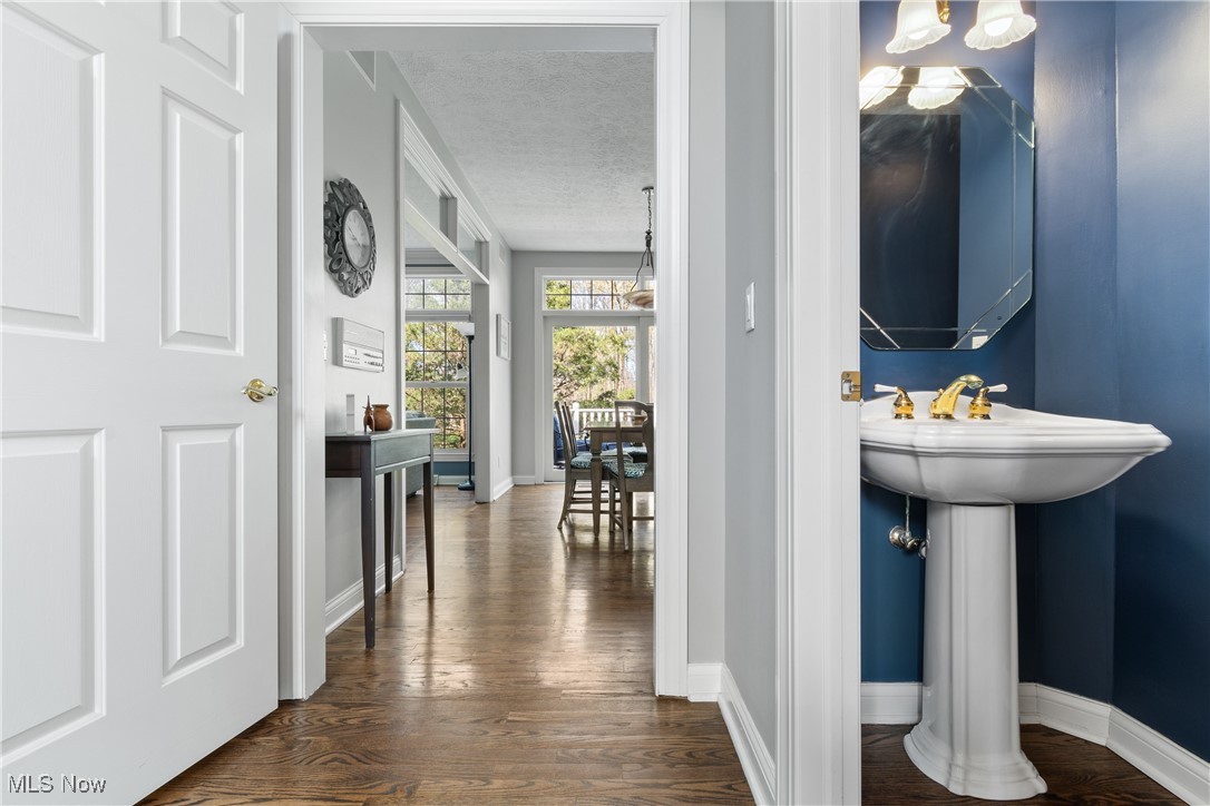 106 Champion Lane, Chagrin Falls, Ohio image 21