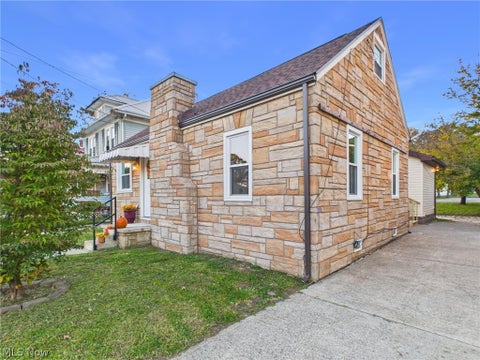 Tiny photo for 1106 Edwin Street, Parkersburg, WV 26101 (MLS # 5256728)