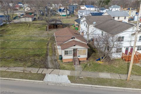 Tiny photo for 209 Trenton Avenue, Uhrichsville, OH 44683 (MLS # 5188231)