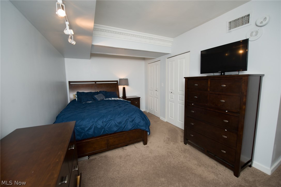 Pointe/Gateway Condo - Residential