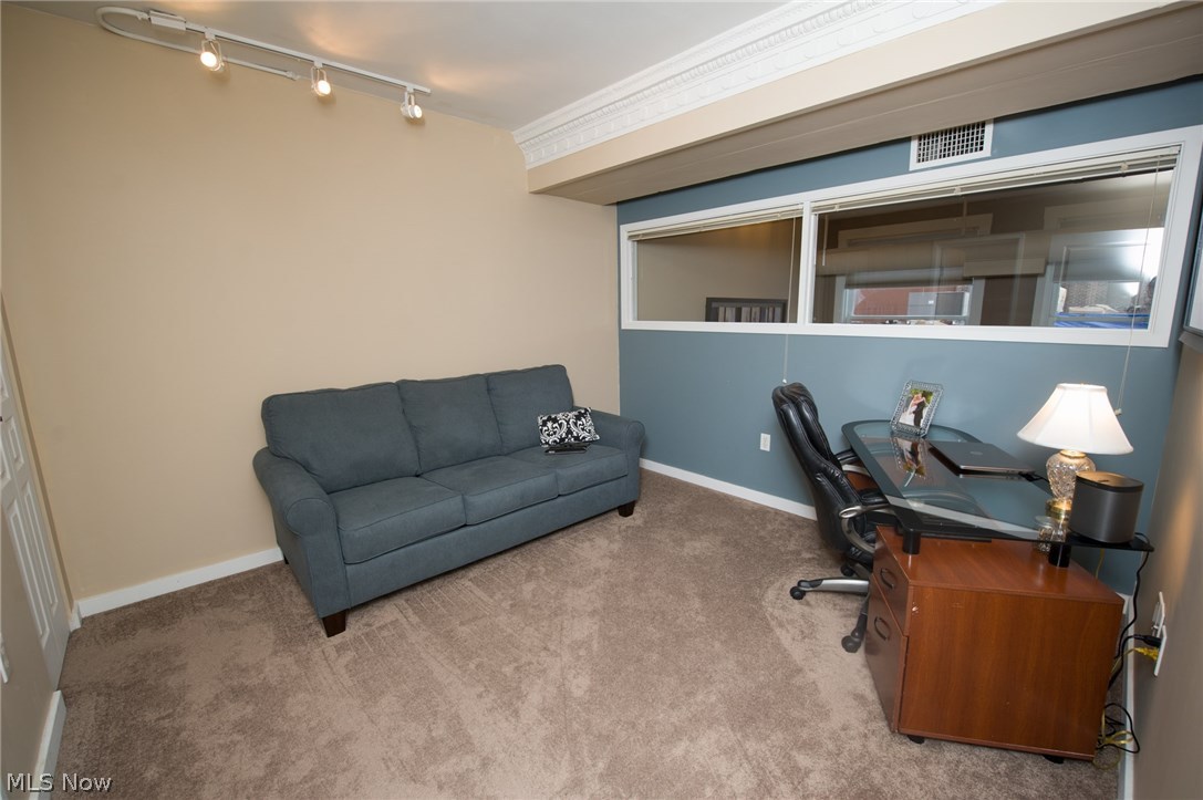 Pointe/Gateway Condo - Residential