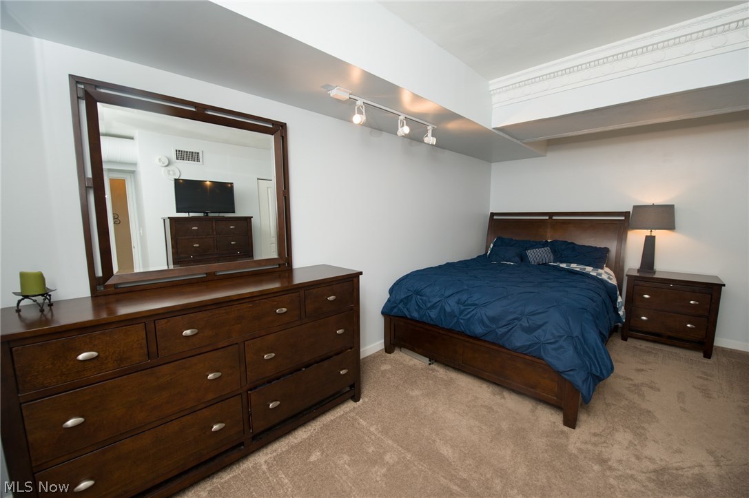 Pointe/Gateway Condo - Residential