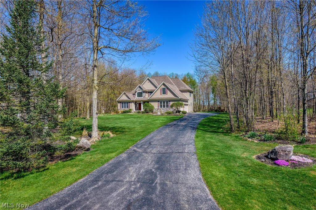 Photo of 11810 Edinboro Lane, Chagrin Falls, OH 44023 (MLS # 5202786)