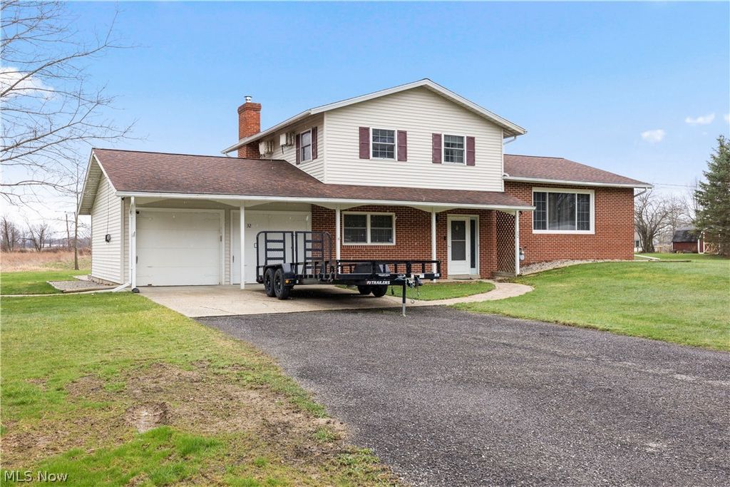 Photo of 32 Elmwood Drive, Greenwich, OH 44837 (MLS # 5197925)