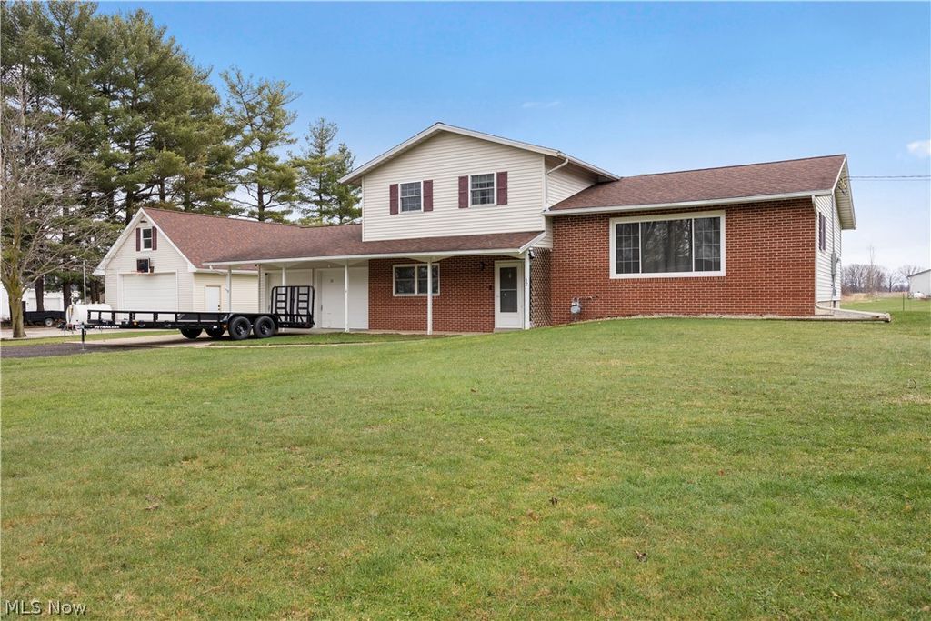 Photo of 32 Elmwood Drive, Greenwich, OH 44837 (MLS # 5197925)