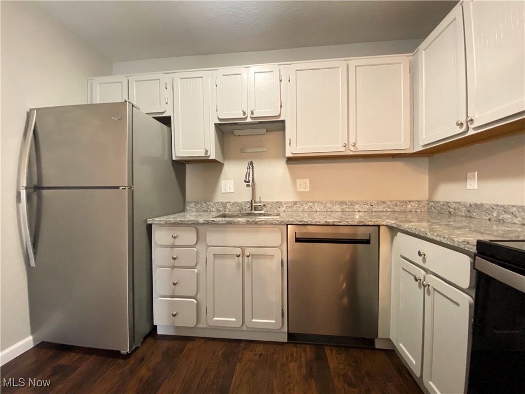 Cedarwood Village Condo 5 - Residential Lease