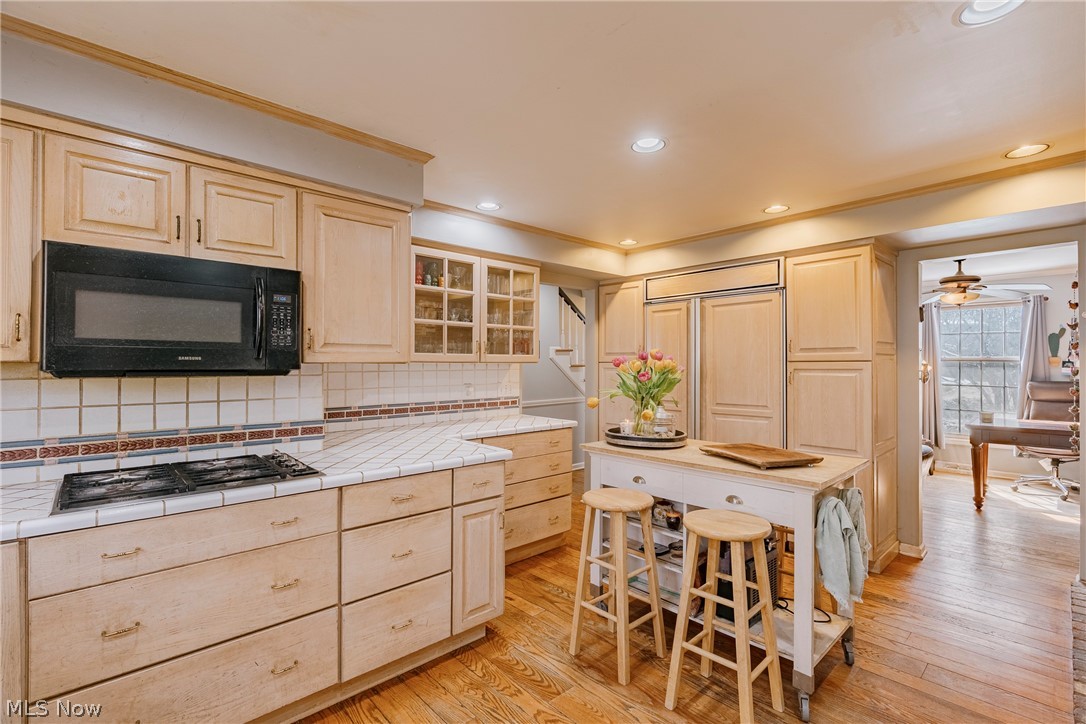 Van Sweringen Cos Shaker Cntr - Residential