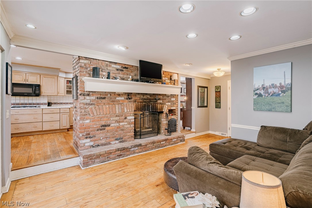 Van Sweringen Cos Shaker Cntr - Residential