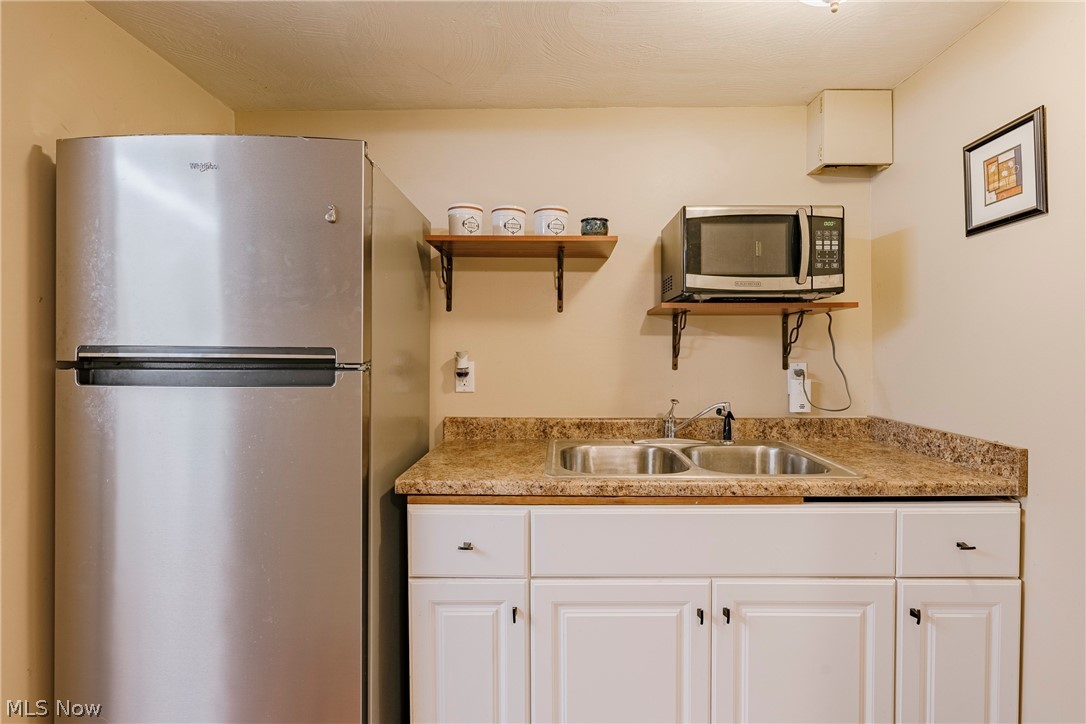 Van Sweringen Cos Shaker Cntr - Residential