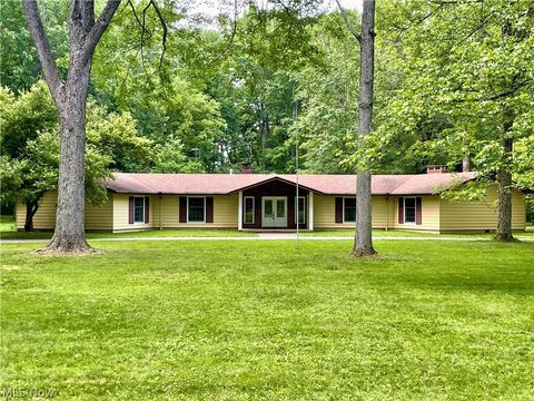 Homes For Sale - 9251 Boyer Lane<br/> Mentor, OH 44060