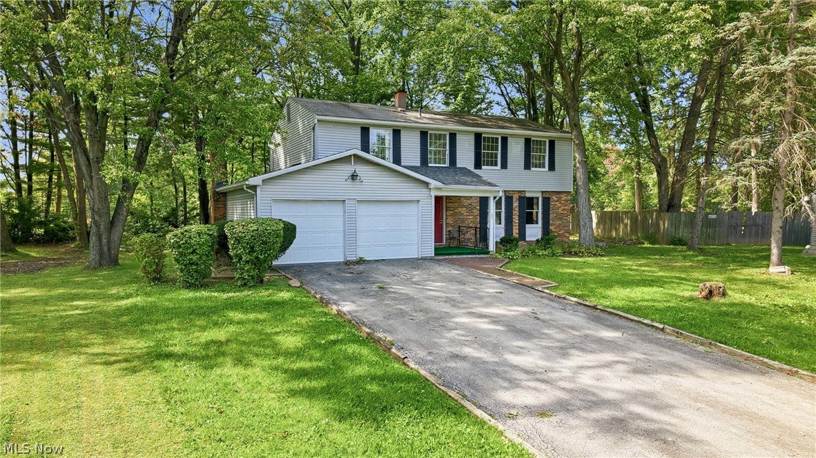 1922 Burr Oaks Court