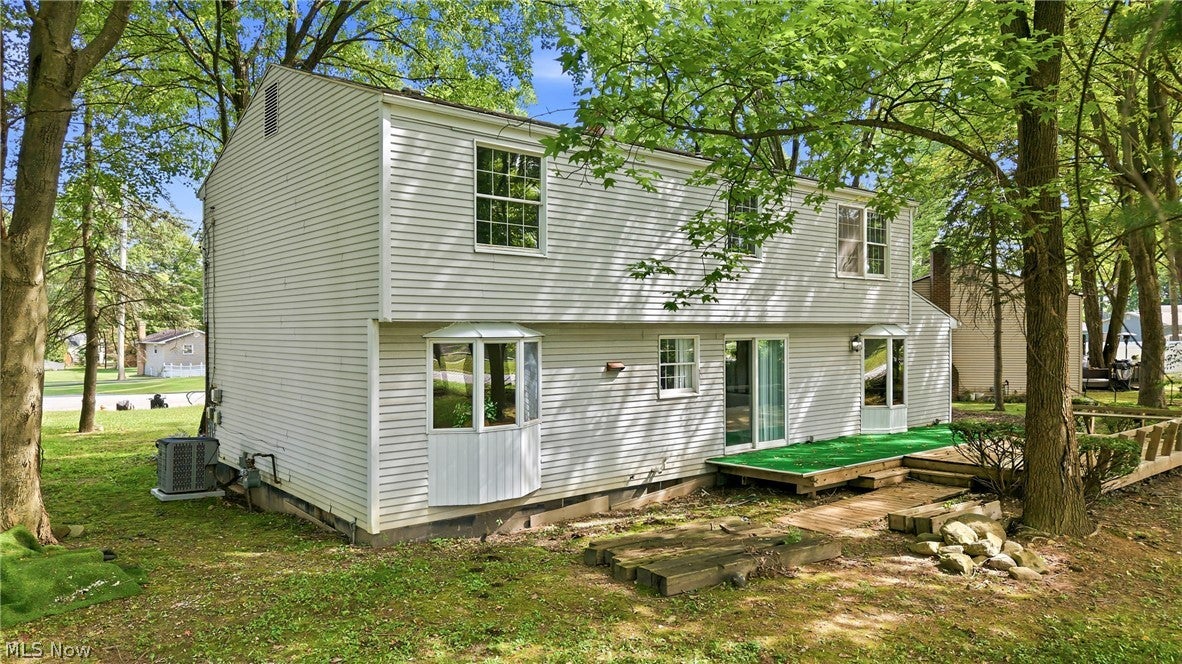 1922 Burr Oaks Court
