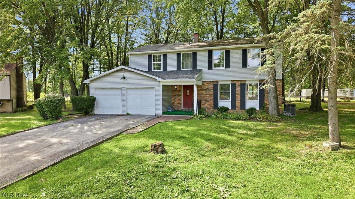1922 Burr Oaks Court