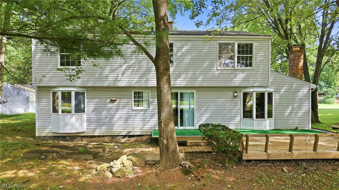 1922 Burr Oaks Court