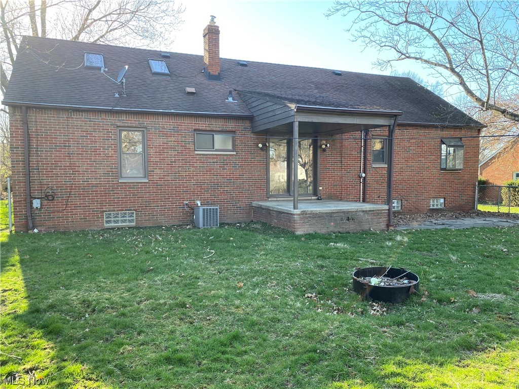 Frank Berzins Chardon Estates 03 - Residential