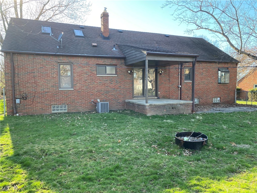 Frank Berzins Chardon Estates 03 - Residential