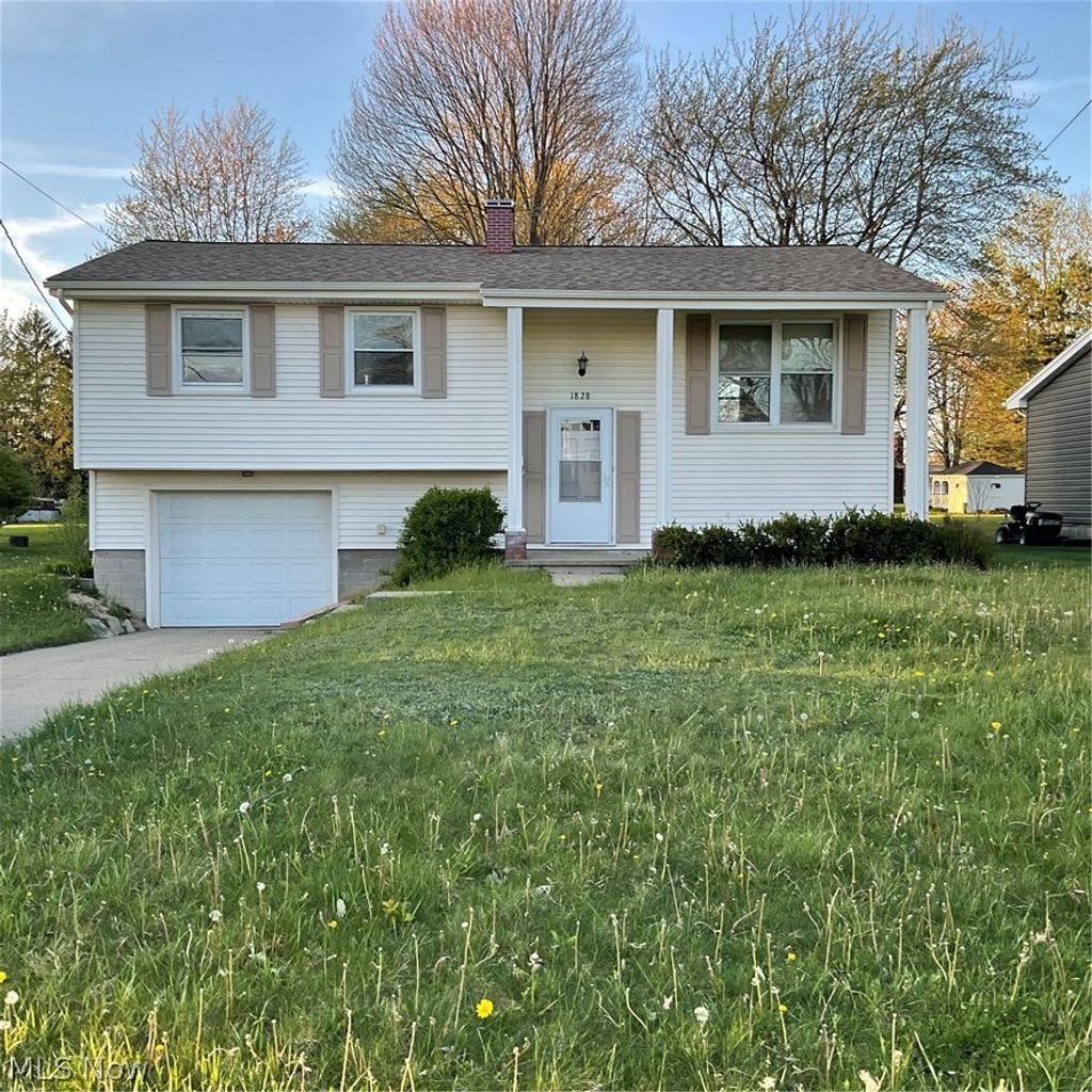 Photo of 1828 Basil Avenue, Youngstown, OH 44514 (MLS # 5203048)