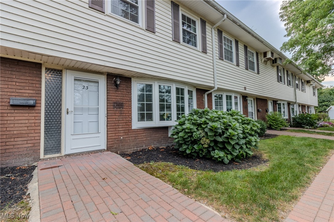 Welcome to this beautifully maintained condo in the sought-after Meadowlawn Community. As you step into the spacious, open foyer, you’ll immediately notice the stylish flooring that sets the tone for the entire home. The oversized living room is a highlight, featuring stunning hardwood floors, a cozy fireplace, and custom built-ins perfect for showcasing your personal style.
Adjacent to the living room, the dining area is both spacious and elegant, also boasting hardwood floors that flow seamlessly to the sliding doors, which lead to your own private, fenced outdoor space—ideal for relaxing.
The kitchen is well-appointed with ample cabinet space, ceramic tile flooring, and all appliances included, making meal prep a breeze. Ascend the beautiful staircase to the second floor, where you’ll find the expansive master bedroom. This retreat features gorgeous hardwood flooring, a generous walk-in closet, and direct access to the full bath. The second and third bedrooms are also generously sized, each with plenty of closet space to meet your storage needs. Additional features include a convenient attached one-car garage. Living in the Meadowlawn Community means access to a host of amenities, including a playground, a serene pond with sitting areas, a refreshing pool with a pool house, and a cozy fire pit area. Conveniently located near shopping, schools, and major highways, this condo is a true gem. Schedule your private showing today!