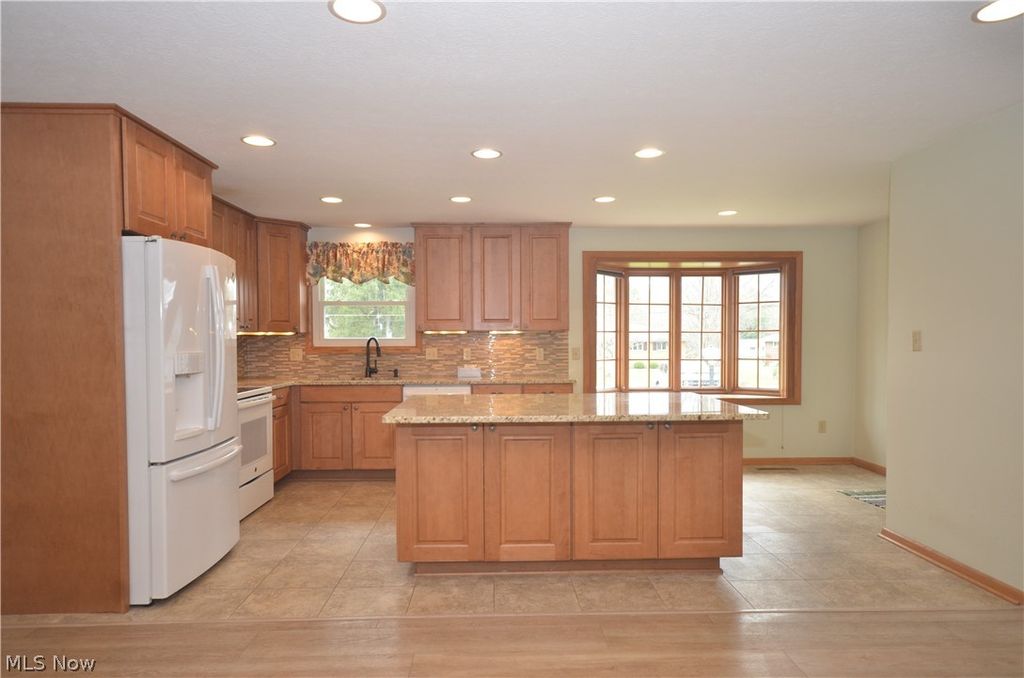 Photo of 987 Howard Drive, Tallmadge, OH 44278 (MLS # 5197268)