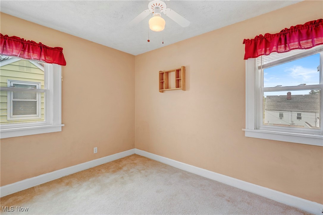 6818 Farnsworth Drive, Parma, Ohio image 27