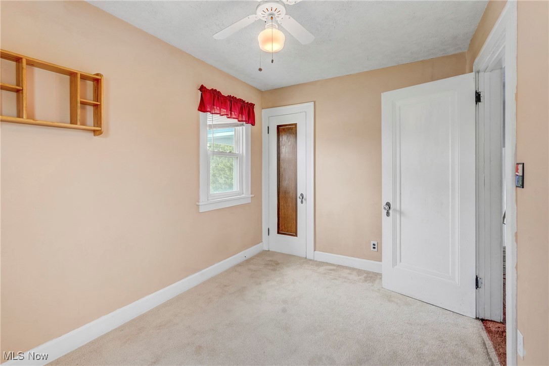 6818 Farnsworth Drive, Parma, Ohio image 26