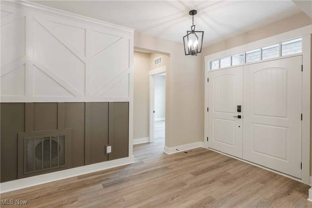 5070 Neptune Oval, Solon, Ohio image 10
