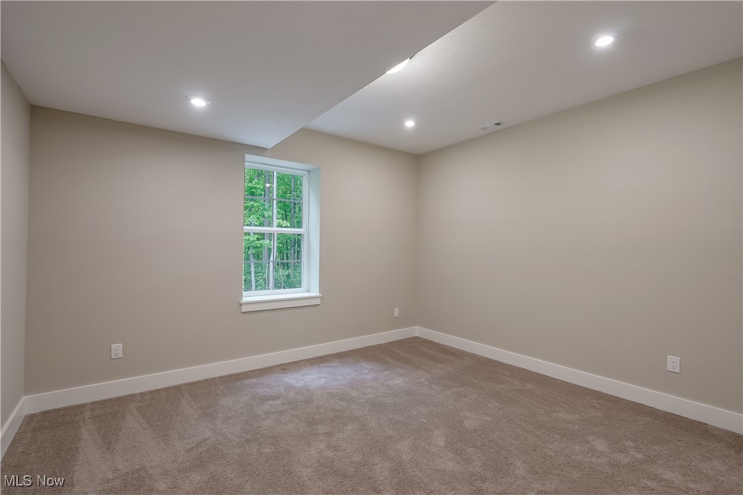 5070 Neptune Oval, Solon, Ohio image 44