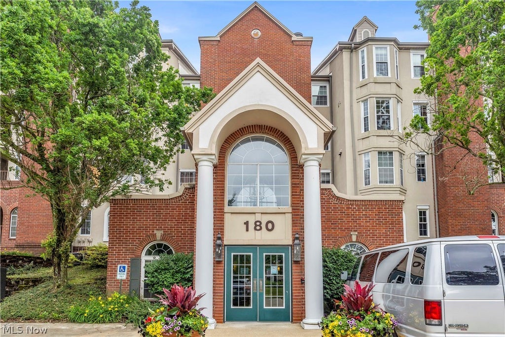 Photo of 180 Fox Hollow Drive #207, Mayfield Heights, OH 44124 (MLS # 5222402)