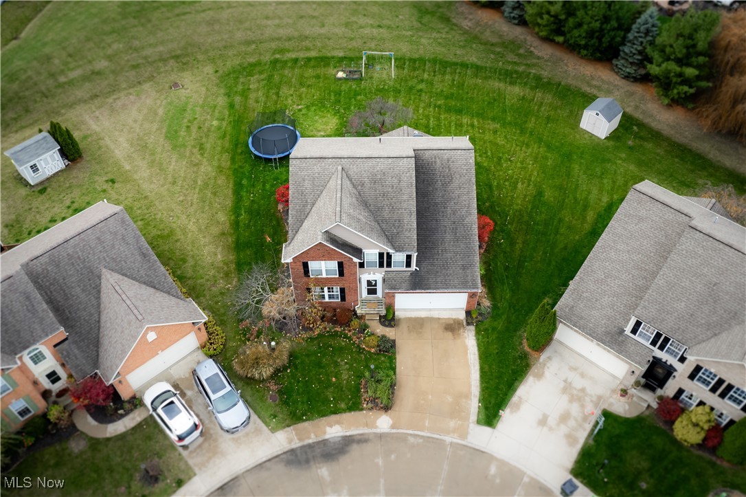 725 Jockeys Circle