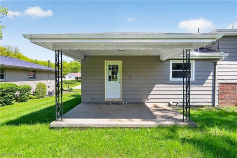 Tiny photo for 515 Murray Hill Drive, Youngstown, OH 44505 (MLS # 5217031)