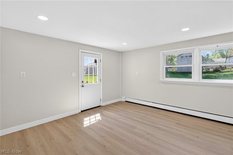 Tiny photo for 515 Murray Hill Drive, Youngstown, OH 44505 (MLS # 5217031)