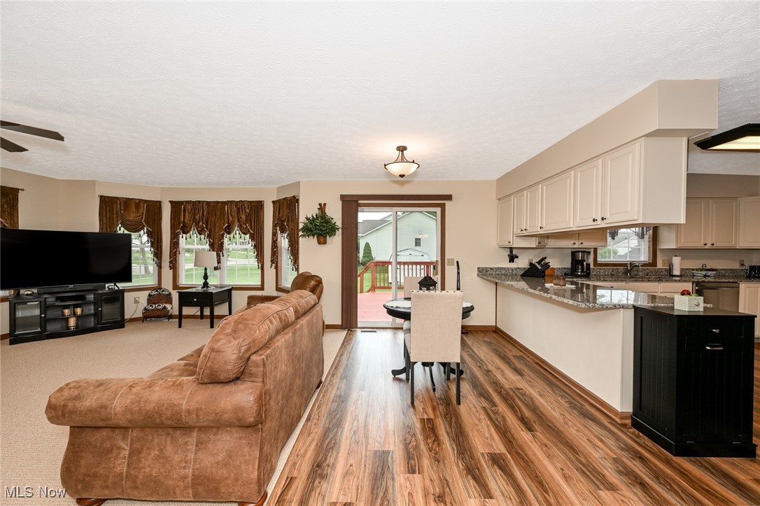 1098 Shrewsbury Drive, Ravenna, Ohio image 23