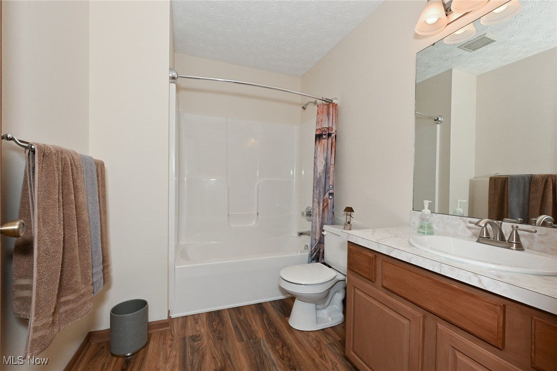1098 Shrewsbury Drive, Ravenna, Ohio image 38