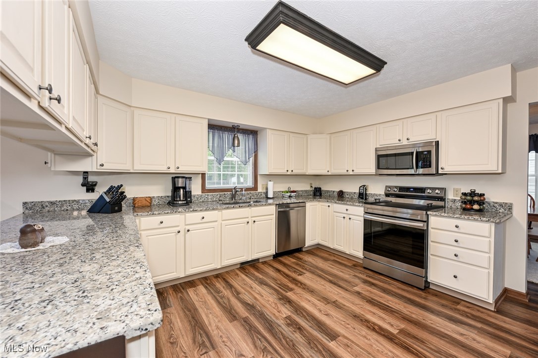 1098 Shrewsbury Drive, Ravenna, Ohio image 20