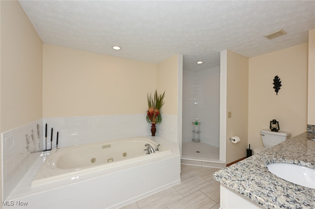 1098 Shrewsbury Drive, Ravenna, Ohio image 33