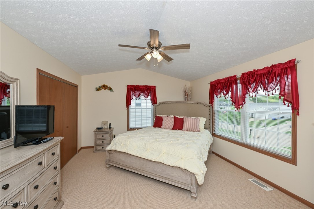 1098 Shrewsbury Drive, Ravenna, Ohio image 32