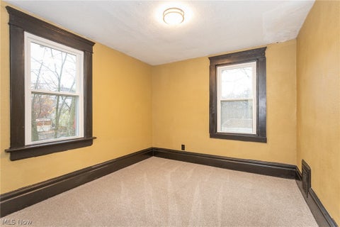 Tiny photo for 258 Oberlin Court, Akron, OH 44311 (MLS # 5239485)