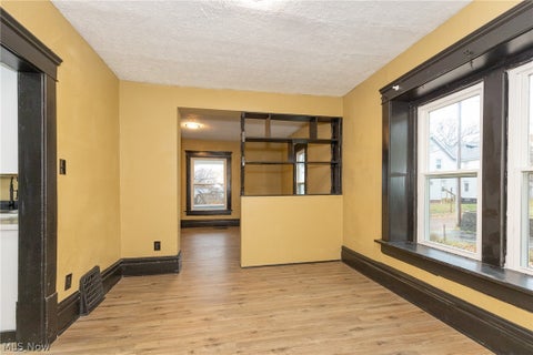 Tiny photo for 258 Oberlin Court, Akron, OH 44311 (MLS # 5239485)
