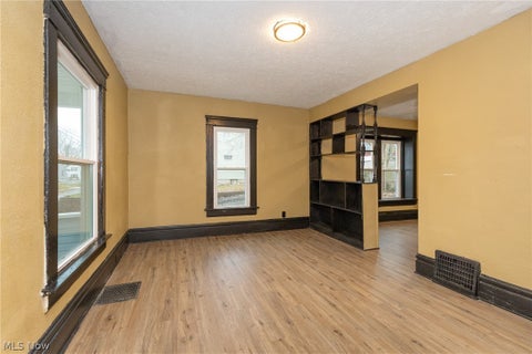 Tiny photo for 258 Oberlin Court, Akron, OH 44311 (MLS # 5239485)