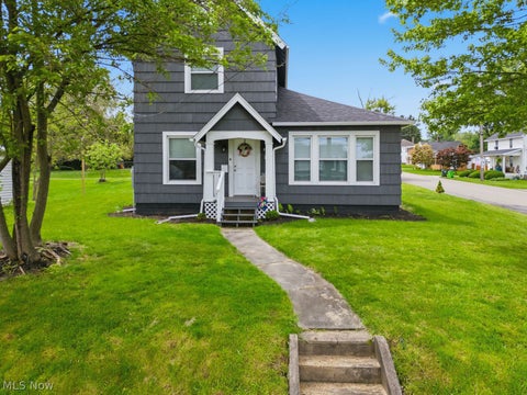 Photo for 2873 Lincoln Way W