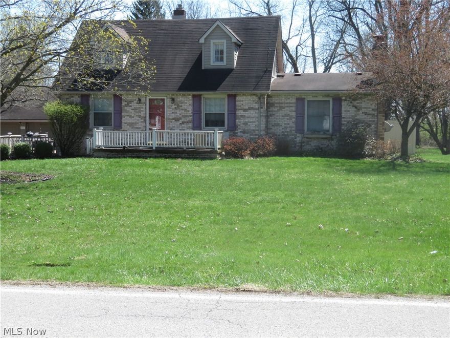 3 bedroom and 2 full bath home on 1.82 acres in Springfield Township. Over sized detached 2+ garage  with built in smoker and sunroom with fireplace. This home is priced to sell!