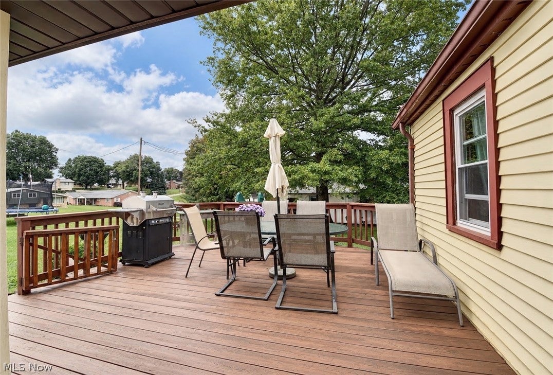 215 Dover Road NE