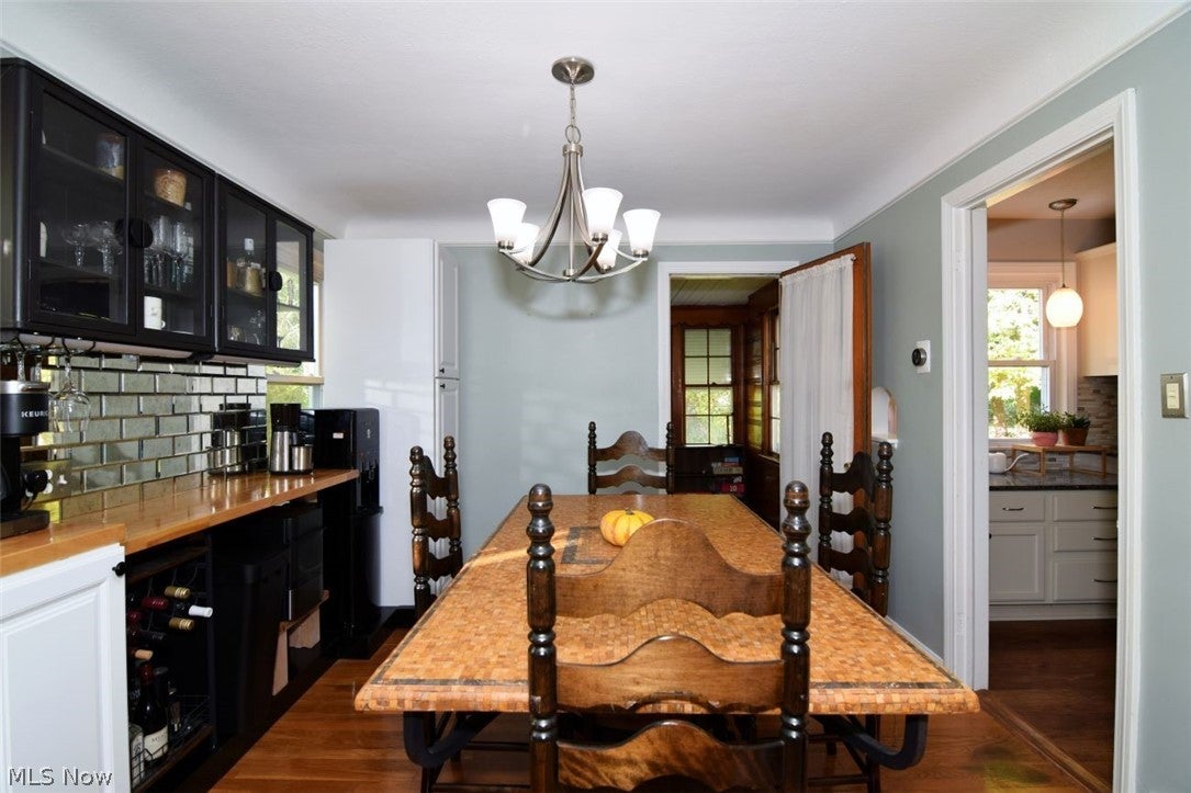 1528 Lyndhurst Road